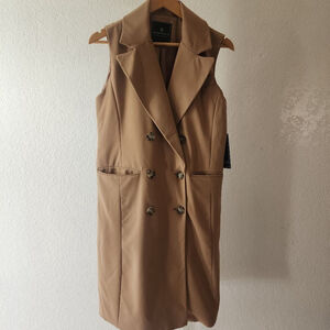 Women's Bagatelle Collection Tan Double-Breasted Vest